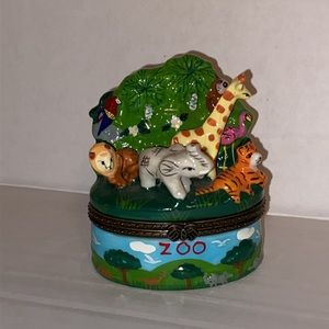 Ceramic Animal Zoo trinket box - NWOT